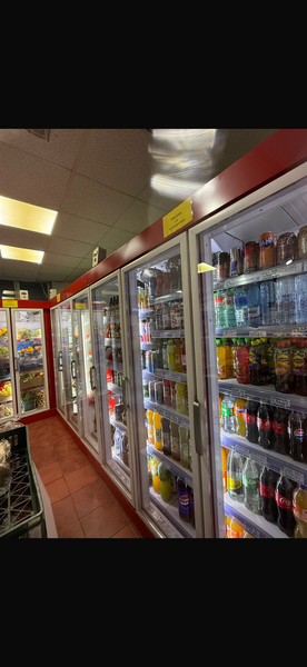 Vand vitrina frigorifica profesionala pentru magazin alimentar