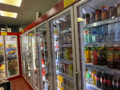 Vand vitrina frigorifica profesionala pentru magazin alimentar